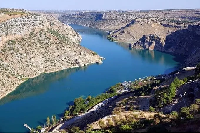 Eğil Kralkızı Barajı’nda feci son: Serinlemek isteyen genç boğularak can verdi